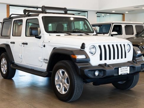 Used 2020 Jeep Wrangler Unlimited Sport S AWD/4WD image 3