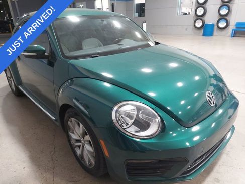 Used 2017 Volkswagen Beetle 1.8T Classic image 2