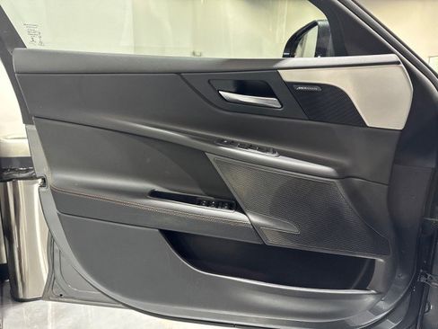 Used 2019 Jaguar XE Prestige AWD/4WD image 40