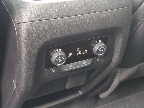 Used 2024 Chevrolet Traverse RS AWD/4WD image 12