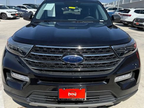 Used 2021 Ford Explorer XLT w/ Equipment Group 202A RWD image 4