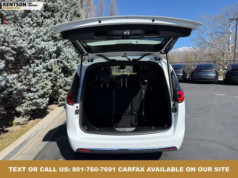 Used 2026 Chrysler Pacifica Limited image 34