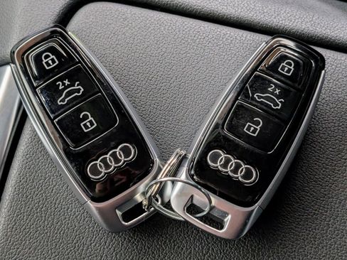 Used 2023 Audi e-tron GT Premium Plus image 38