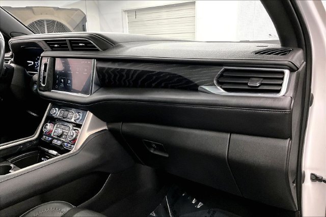 Used 2023 GMC Yukon XL Denali w/ Advanced Technology Package AWD/4WD image 20
