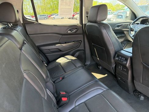 Used 2023 GMC Acadia SLT FWD image 12