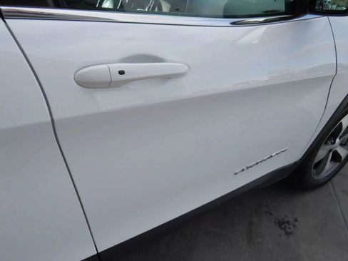 Used 2020 Jeep Cherokee Limited image 33