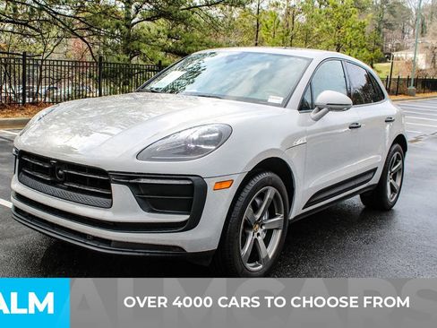 Used 2024 Porsche Macan image 3