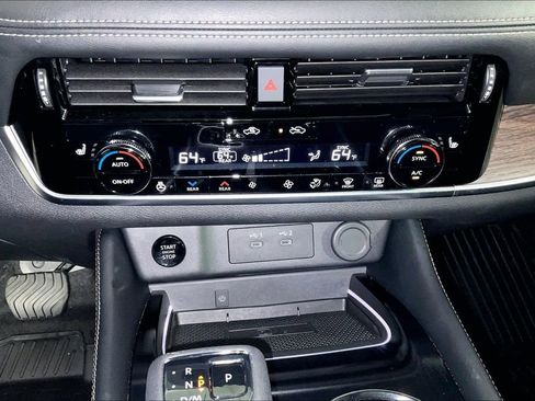 Used 2024 Nissan Rogue Platinum w/ Platinum Premium Package image 33