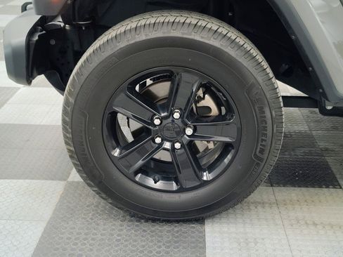 Used 2020 Jeep Wrangler Unlimited Sahara AWD/4WD image 15