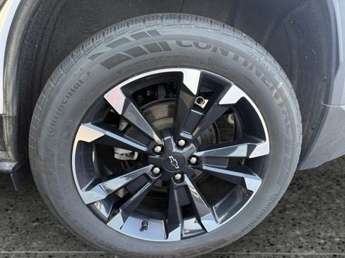 Certified 2025 Chevrolet Equinox RS w/ Safety and Technology Package AWD/4WD image 11