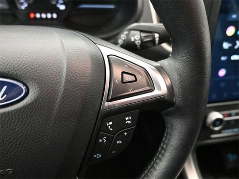 Used 2024 Ford Edge SEL w/ Convenience Package image 17