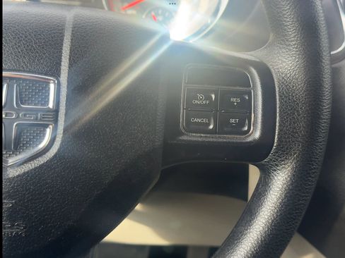 Used 2019 Dodge Grand Caravan SE w/ UConnect Hands-Free Group FWD image 25