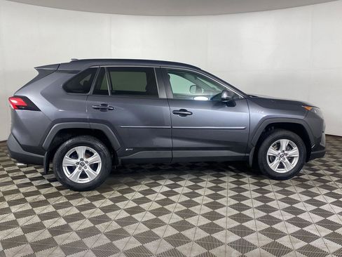 Used 2021 Toyota RAV4 LE AWD/4WD image 22