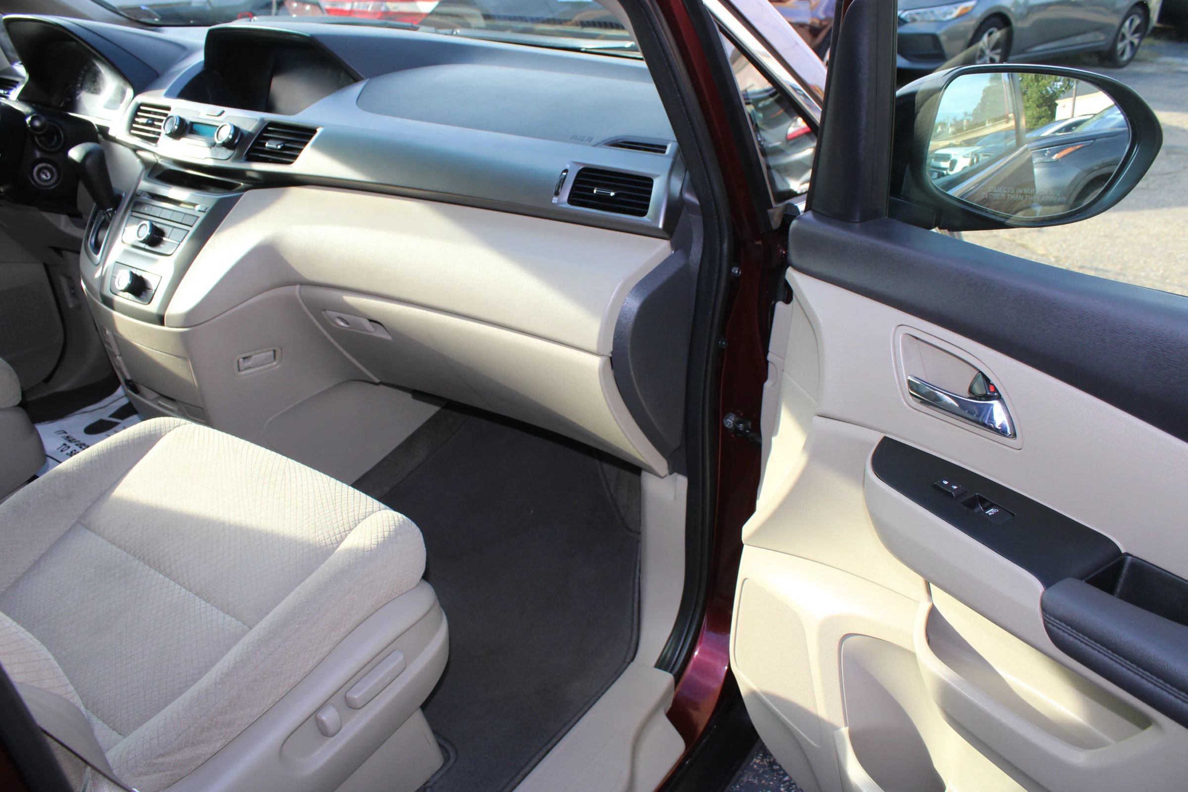 Used 2017 Honda Odyssey LX image 17