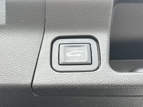 Used 2017 GMC Acadia Denali AWD/4WD image 15