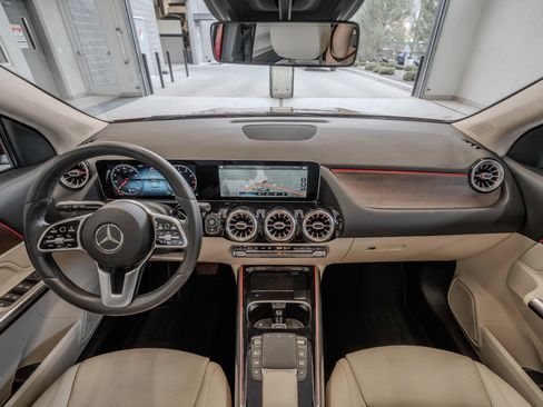 Used 2021 Mercedes-Benz GLA 250 4MATIC image 8