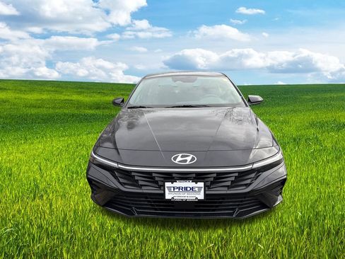 New 2026 Hyundai Elantra SEL Sport Premium FWD image 2