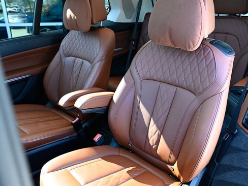 Used 2024 BMW ALPINA XB7 image 38