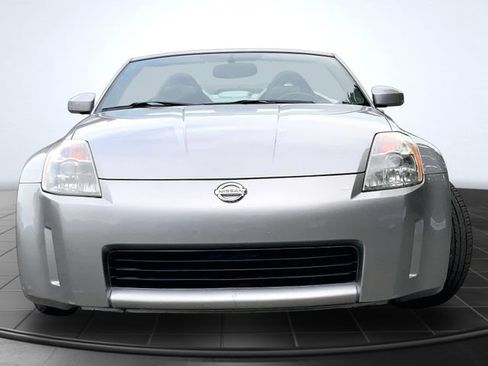 Used 2004 Nissan 350Z Touring RWD image 3