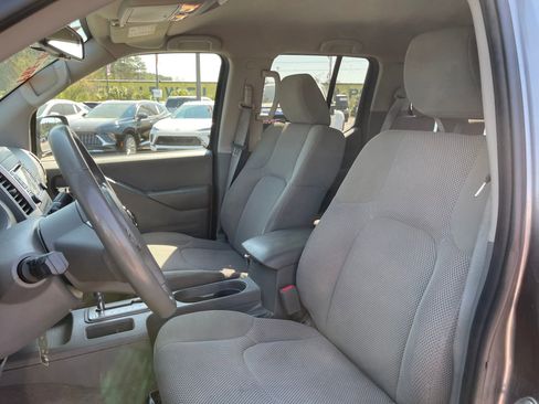 Used 2018 Nissan Frontier SV w/ Value Truck Package image 13