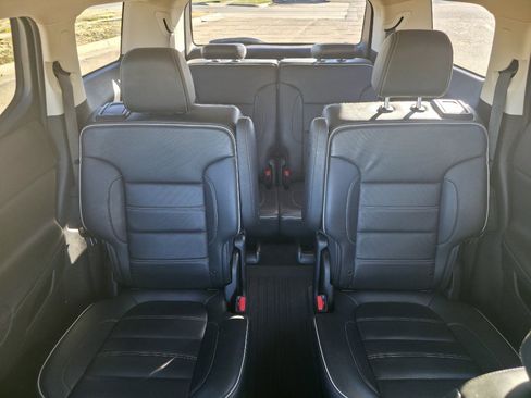 Certified 2021 GMC Acadia Denali w/ Denali Technology Package image 10