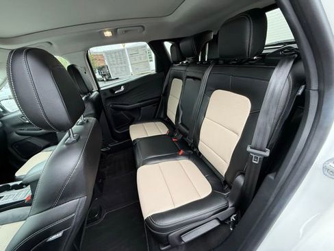 Used 2022 Ford Escape Titanium w/ Titanium Elite Package image 17