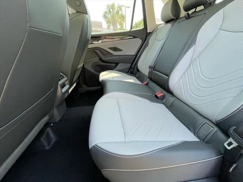 New 2026 Volkswagen Tiguan SE FWD image 4