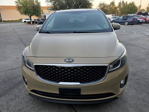 Used 2018 Kia Sedona EX FWD image 2