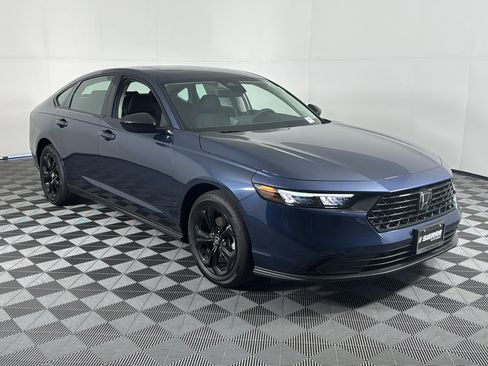 Used 2025 Honda Accord SE image 2