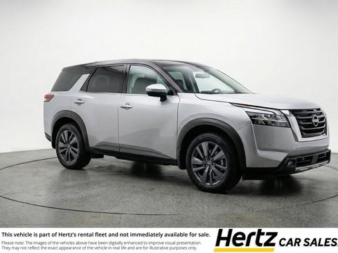 Used 2025 Nissan Pathfinder SV FWD image 1