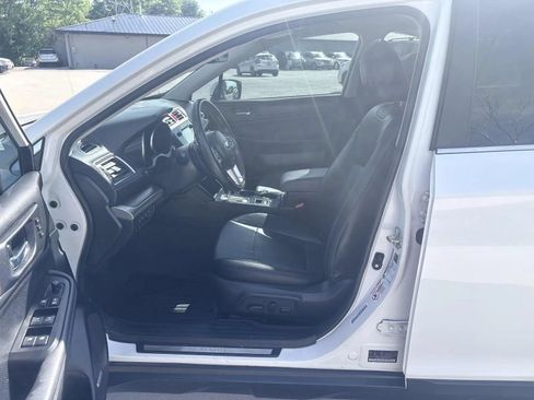 Used 2017 Subaru Outback 2.5i Limited AWD/4WD image 11