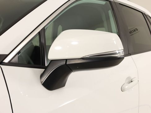 Used 2022 Toyota RAV4 XLE AWD/4WD image 47