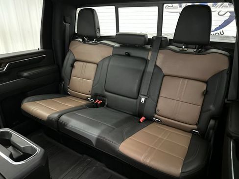 Used 2024 Chevrolet Silverado 2500 High Country w/ High Country Premium Package AWD/4WD image 27