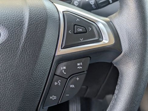 Used 2024 Ford Edge Titanium image 21