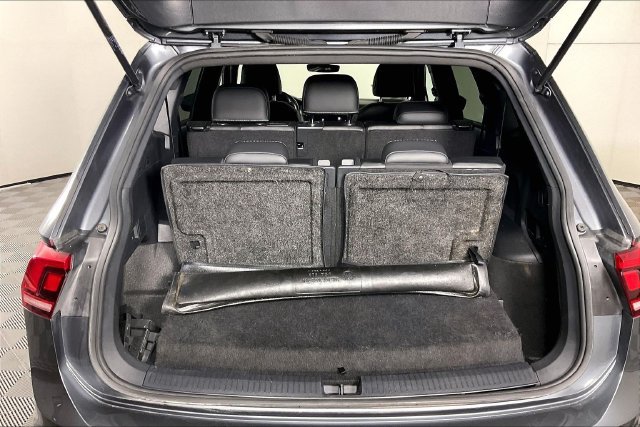 Used 2023 Volkswagen Tiguan SE R-Line FWD image 29