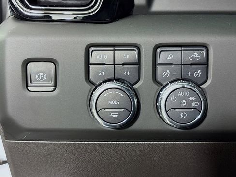 Certified 2024 GMC Sierra 1500 AT4X w/ AT4X AEV Edition image 11