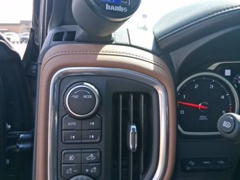 Used 2020 Chevrolet Silverado 2500 High Country w/ Z71 Off-Road Package AWD/4WD image 21