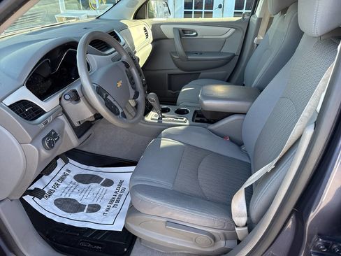 Used 2013 Chevrolet Traverse LS image 30