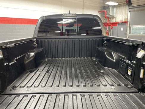 Used 2023 Toyota Tacoma TRD Sport image 34