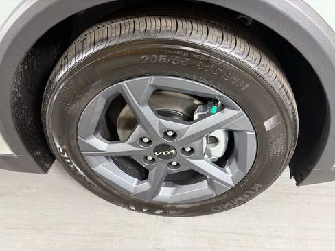 New 2026 Kia K4 LXS image 10