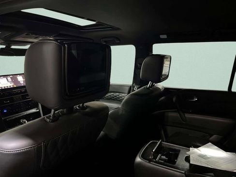 Used 2023 INFINITI QX80 Sensory w/ All-Season Package AWD/4WD image 38