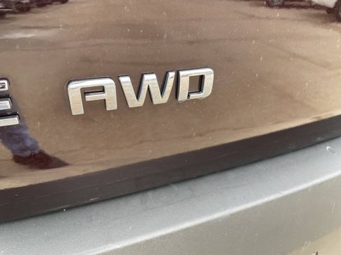 Used 2022 Chevrolet Traverse LT AWD/4WD image 39