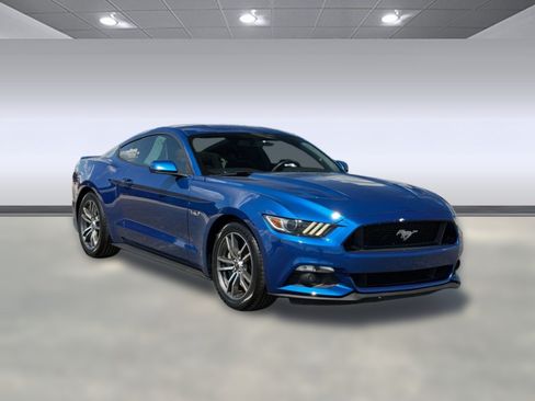 Used 2017 Ford Mustang GT RWD image 11