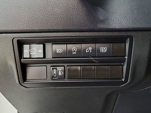 Used 2022 Toyota Tundra SR AWD/4WD image 23