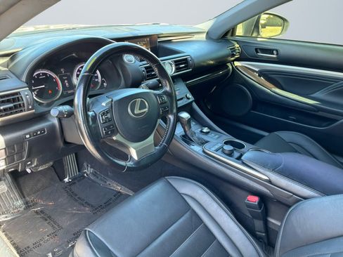 Used 2017 Lexus RC 200t w/ Premium Package RWD image 10