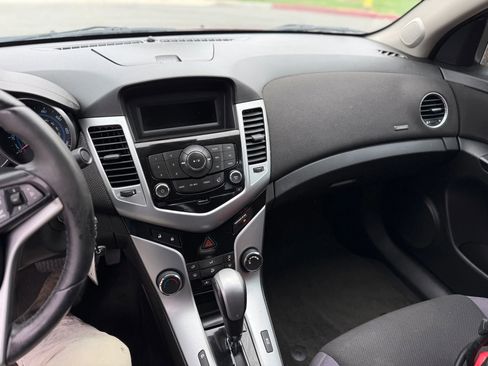 Used 2012 Chevrolet Cruze LT image 17