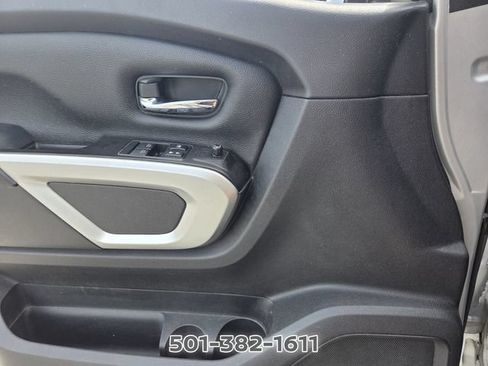 Used 2017 Nissan Titan SV AWD/4WD image 28
