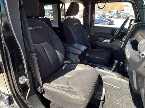 Used 2018 Jeep Wrangler Unlimited Sahara image 36