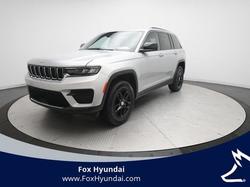 Used 2025 Jeep Grand Cherokee Laredo X w/ Luxury Tech Group I AWD/4WD image 1