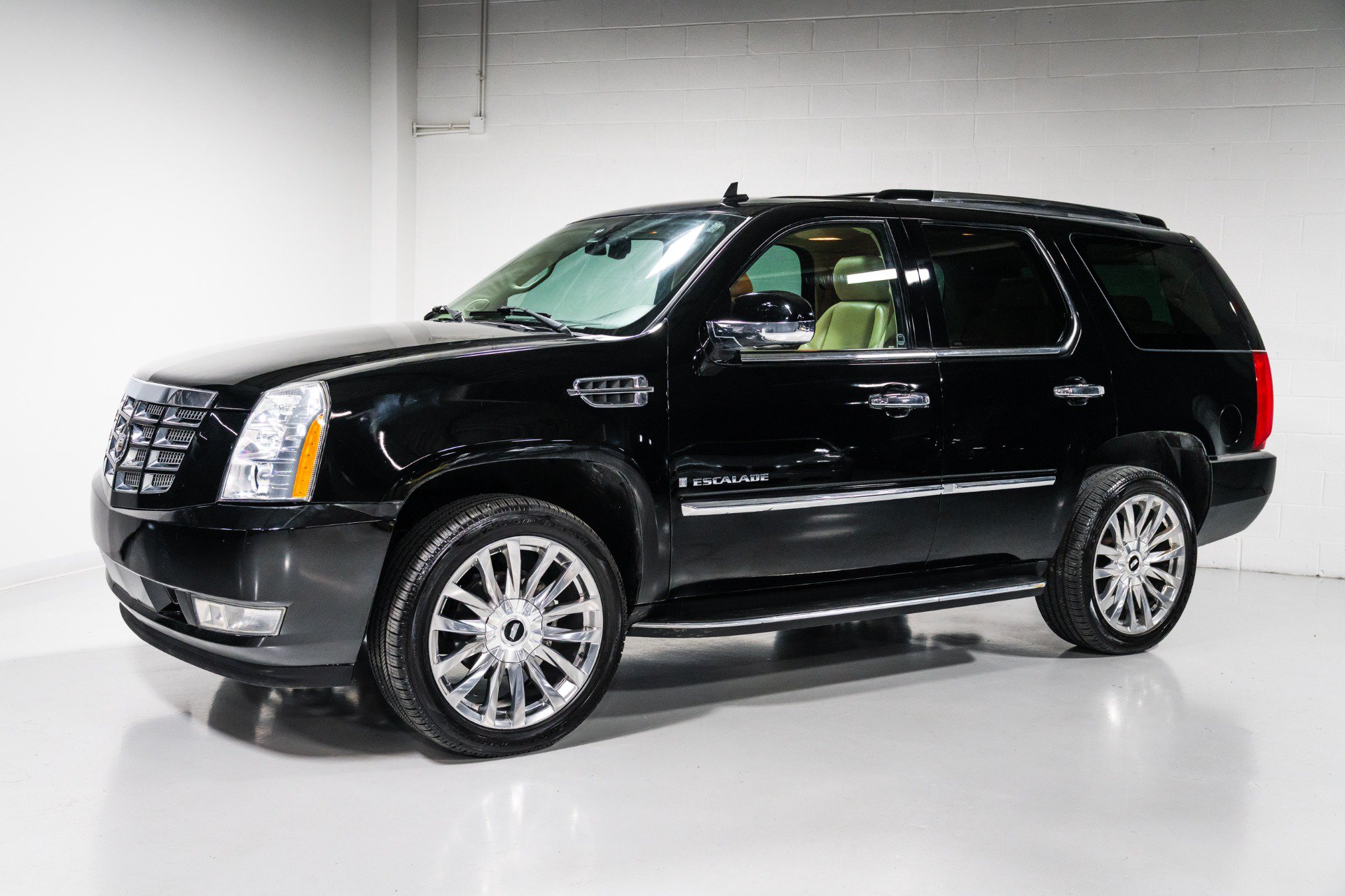 Used 2007 Cadillac Escalade AWD image 7